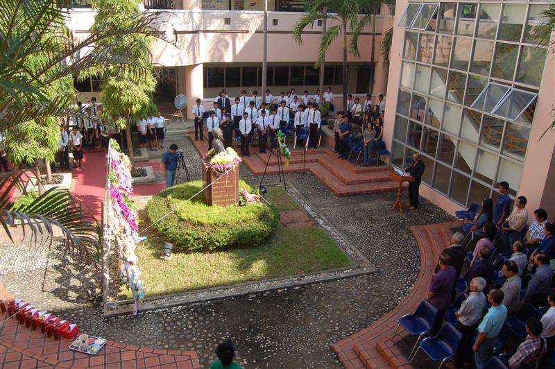 ../Picture/2552/DSC_0064 (Medium).JPG